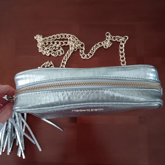 Victoria's Secret Purse Metallic Silver Gold Chain Strap Tassel Faux Leather - Picture 3 of 11